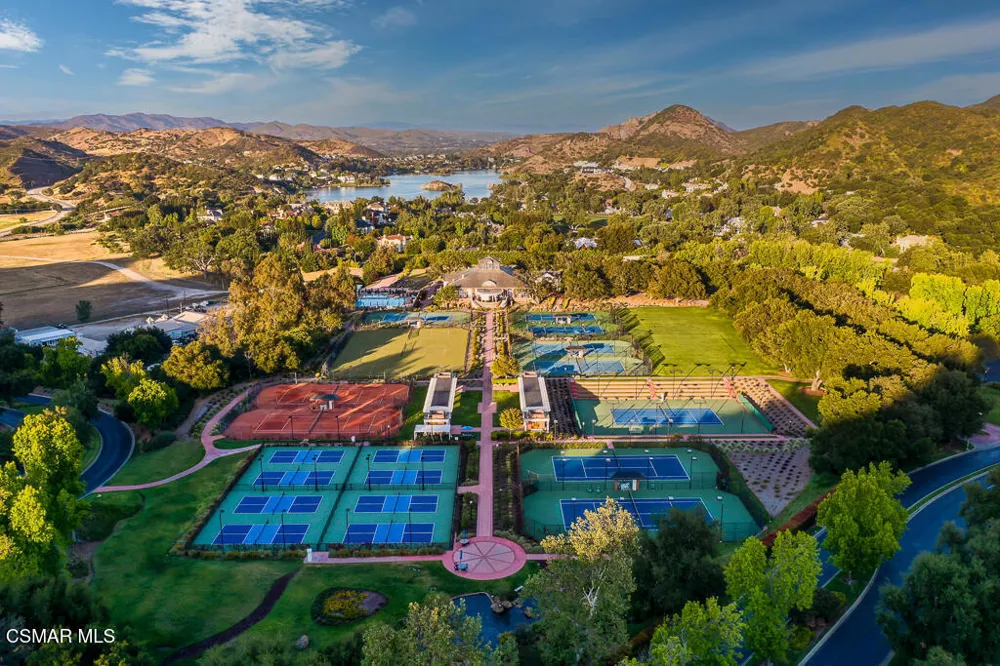 2491 Swanfield Court Thousand Oaks, CA 91361