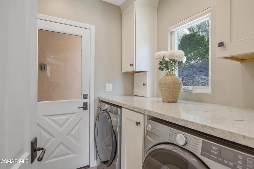 800 Lake Sherwood Drive Lake Sherwood, CA 91361