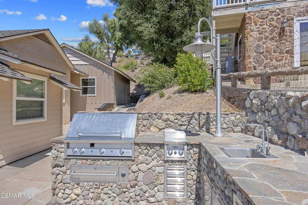 800 Lake Sherwood Drive Lake Sherwood, CA 91361