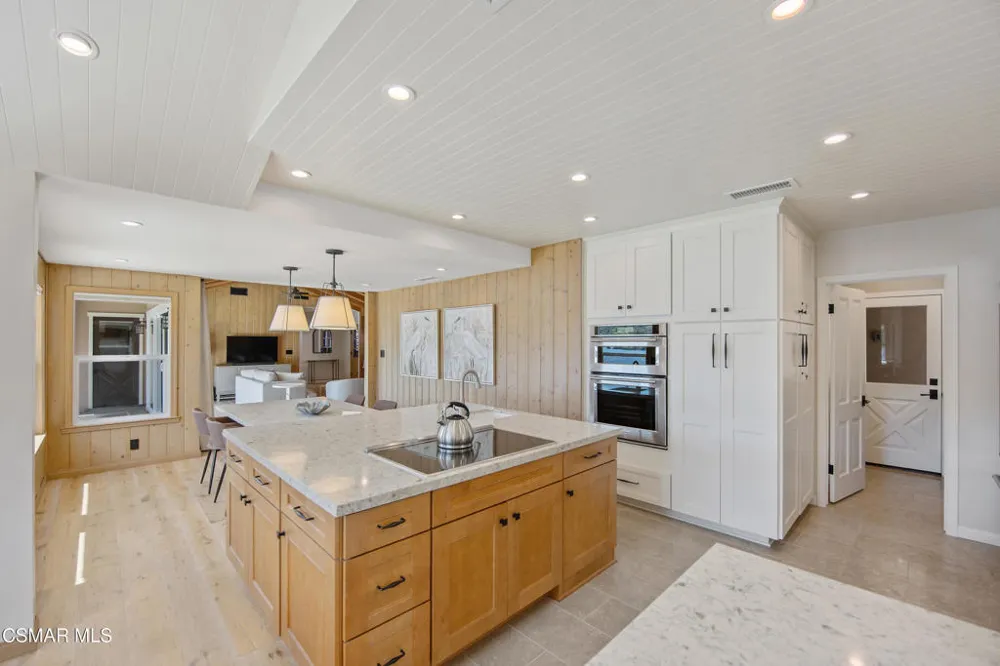 800 Lake Sherwood Drive Lake Sherwood, CA 91361