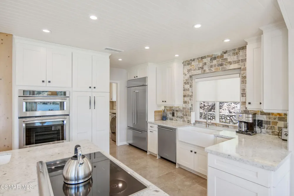 800 Lake Sherwood Drive Lake Sherwood, CA 91361