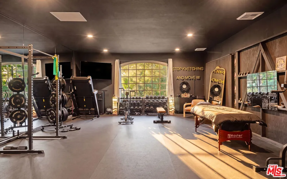 29270 Wagon Road Agoura, CA 91301