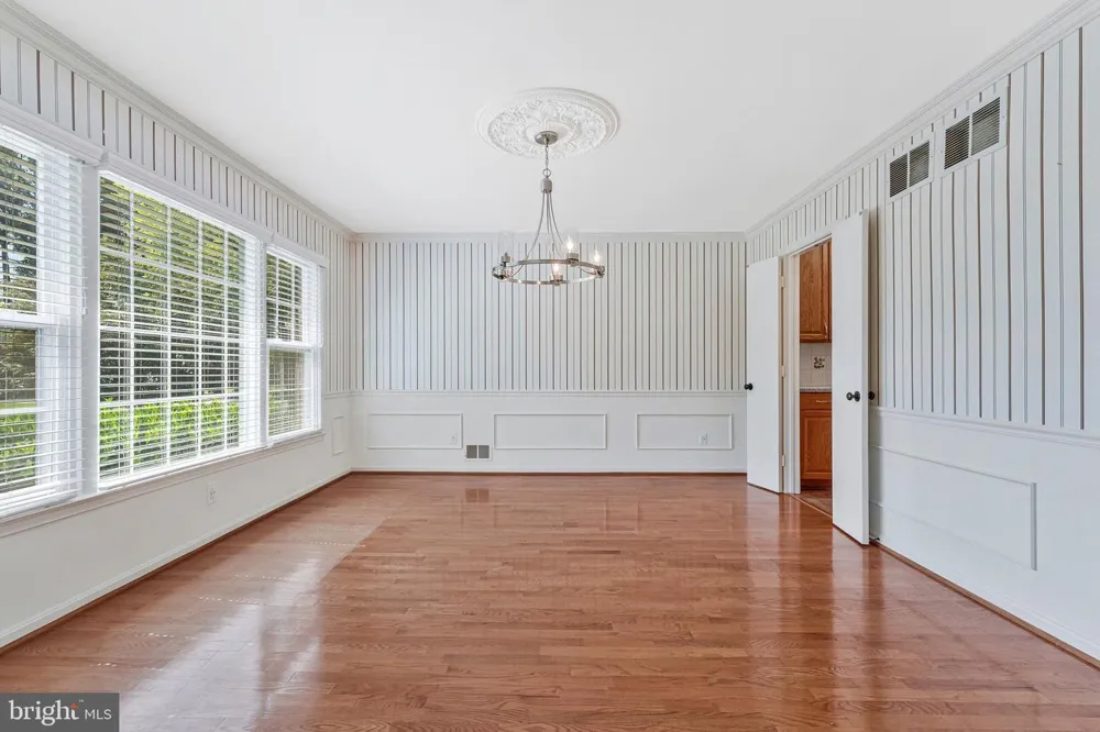 7730 FALSTAFF ROAD Mclean, VA 22102