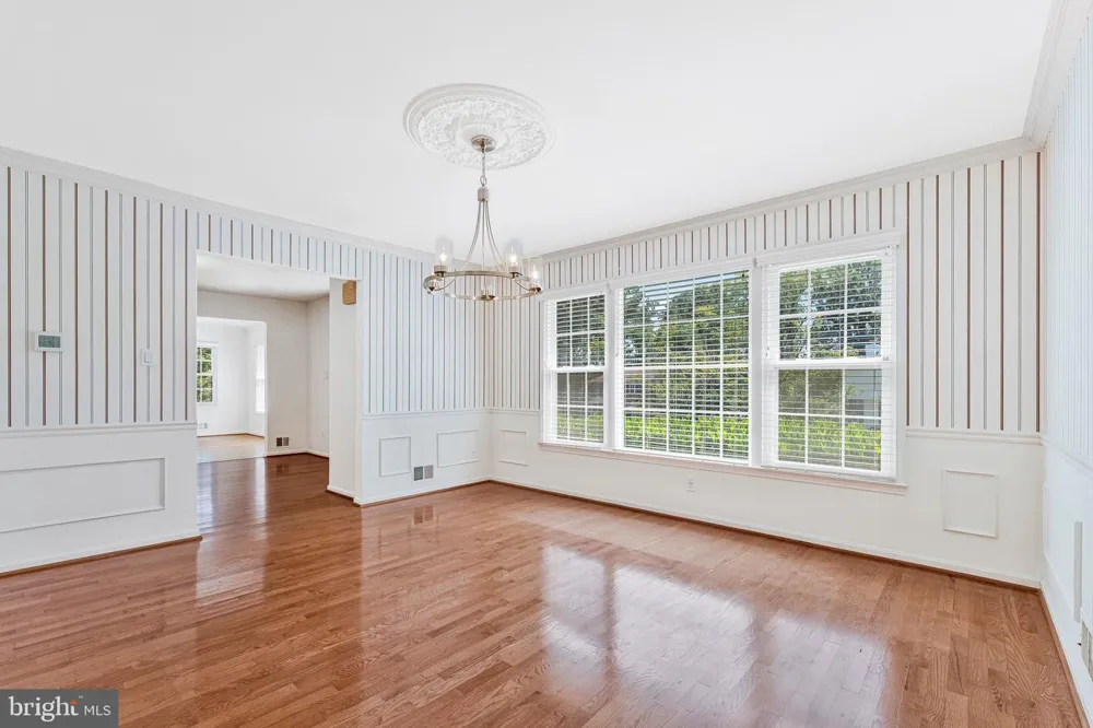 7730 FALSTAFF ROAD Mclean, VA 22102