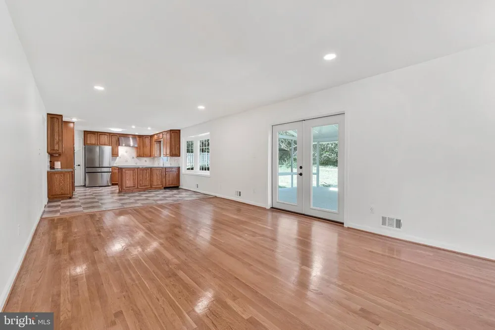 7730 FALSTAFF ROAD Mclean, VA 22102