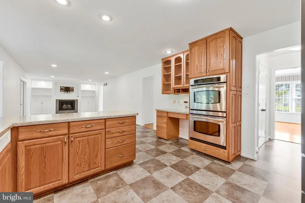 7730 FALSTAFF ROAD Mclean, VA 22102
