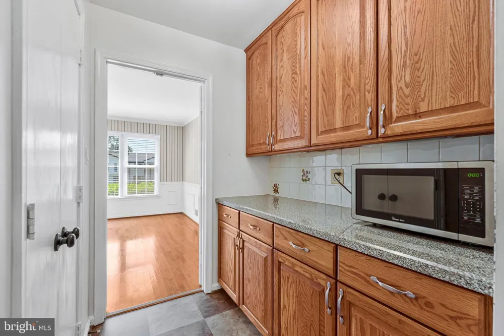 7730 FALSTAFF ROAD Mclean, VA 22102