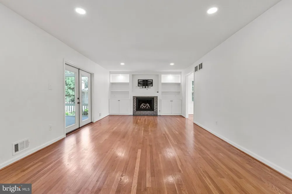7730 FALSTAFF ROAD Mclean, VA 22102