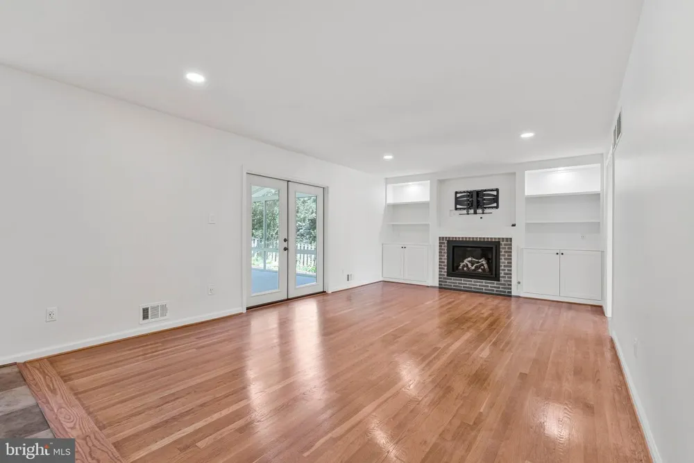 7730 FALSTAFF ROAD Mclean, VA 22102