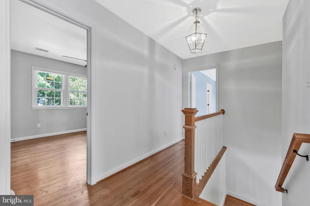 7730 FALSTAFF ROAD Mclean, VA 22102