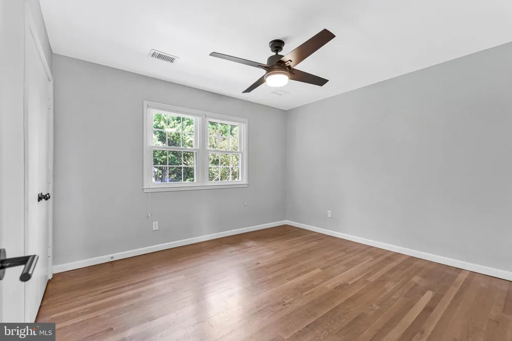 7730 FALSTAFF ROAD Mclean, VA 22102