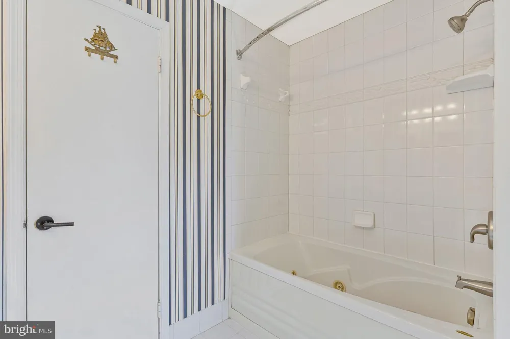 7730 FALSTAFF ROAD Mclean, VA 22102