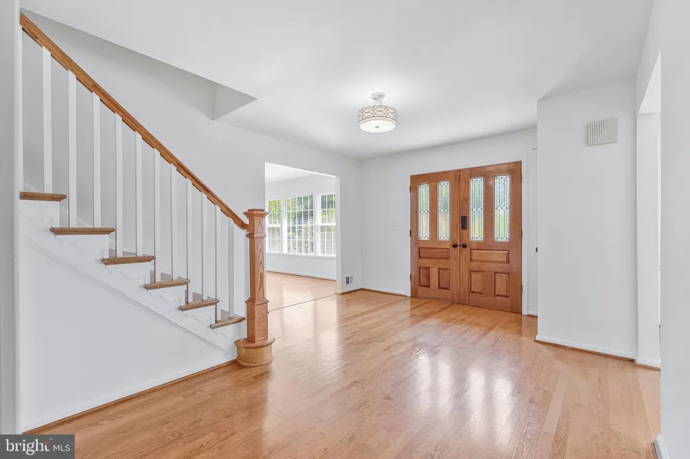 7730 FALSTAFF ROAD Mclean, VA 22102