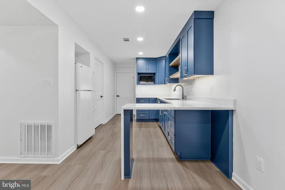 7730 FALSTAFF ROAD Mclean, VA 22102