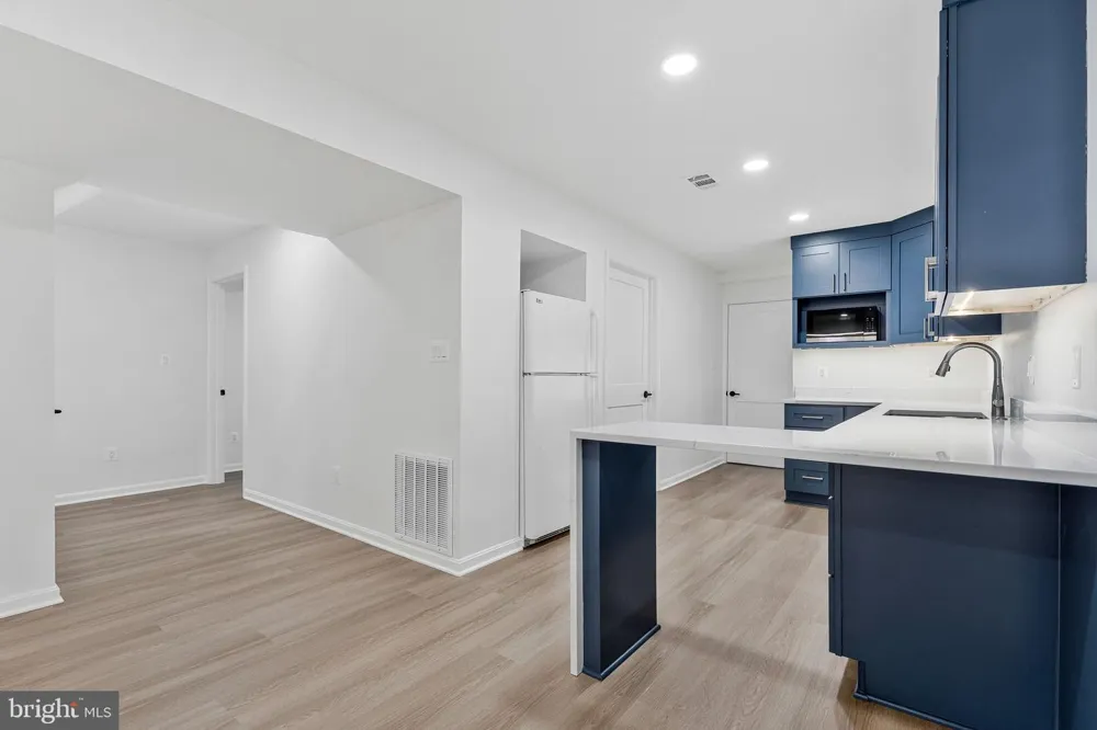 7730 FALSTAFF ROAD Mclean, VA 22102