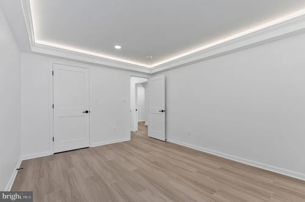 7730 FALSTAFF ROAD Mclean, VA 22102
