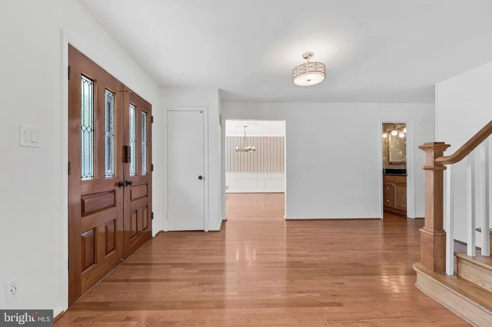 7730 FALSTAFF ROAD Mclean, VA 22102