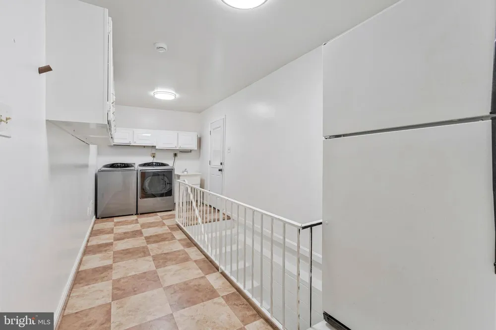 7730 FALSTAFF ROAD Mclean, VA 22102