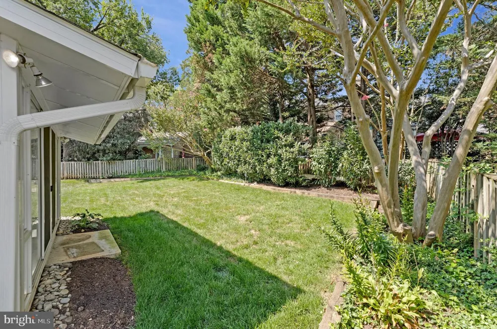 7730 FALSTAFF ROAD Mclean, VA 22102