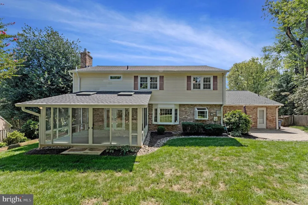 7730 FALSTAFF ROAD Mclean, VA 22102