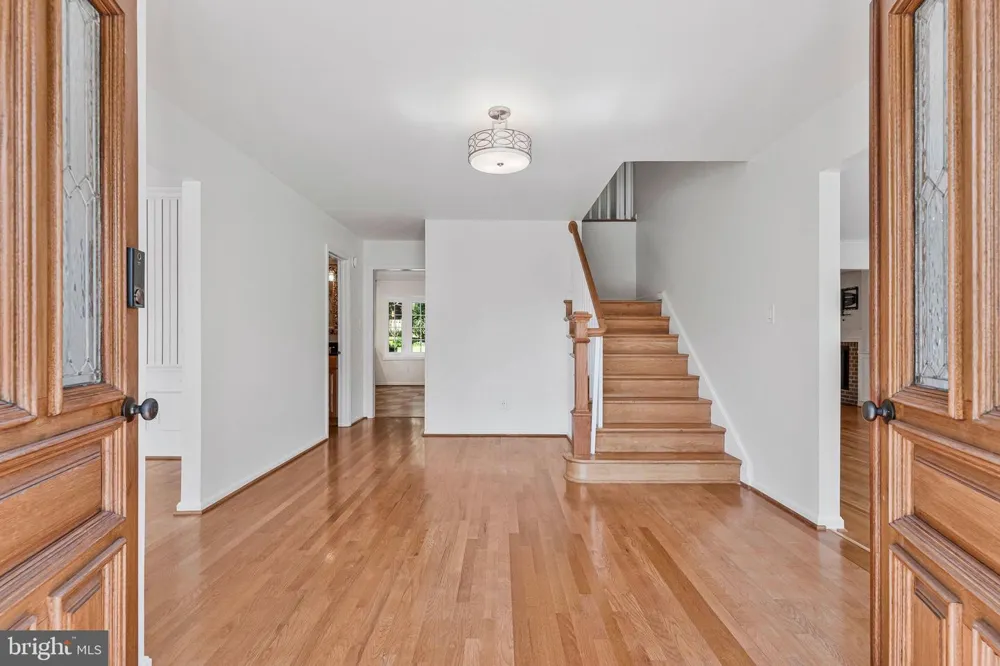 7730 FALSTAFF ROAD Mclean, VA 22102
