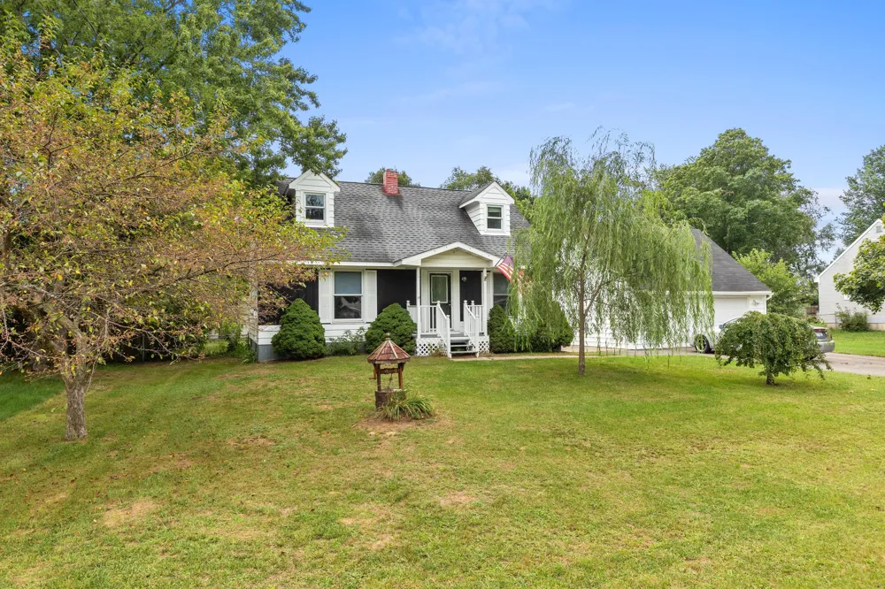 4121 Joan Drive Dorr, MI 49323