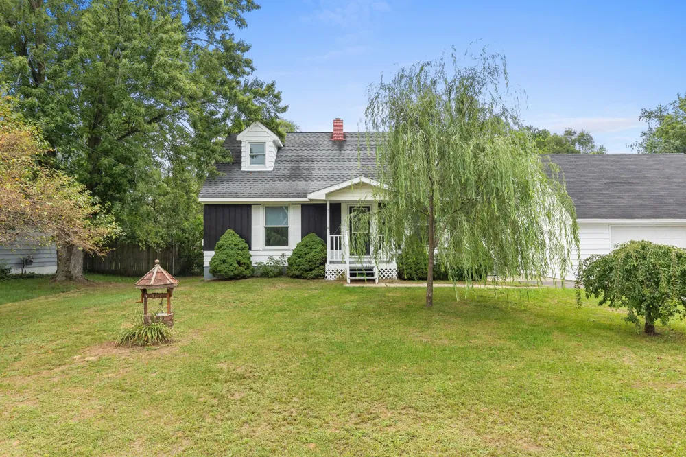 4121 Joan Drive Dorr, MI 49323
