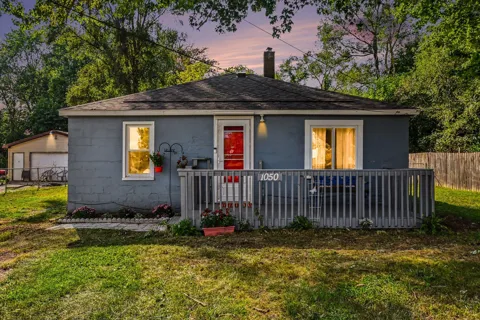 1050 S Crystal Avenue