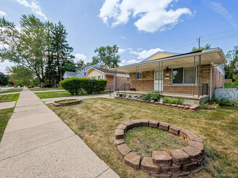 3251 Tyler Avenue Berkley City, MI 48072