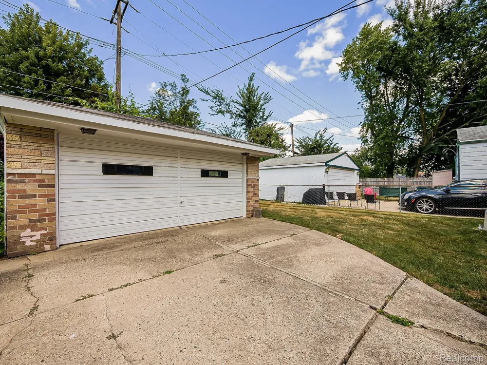3251 Tyler Avenue Berkley City, MI 48072