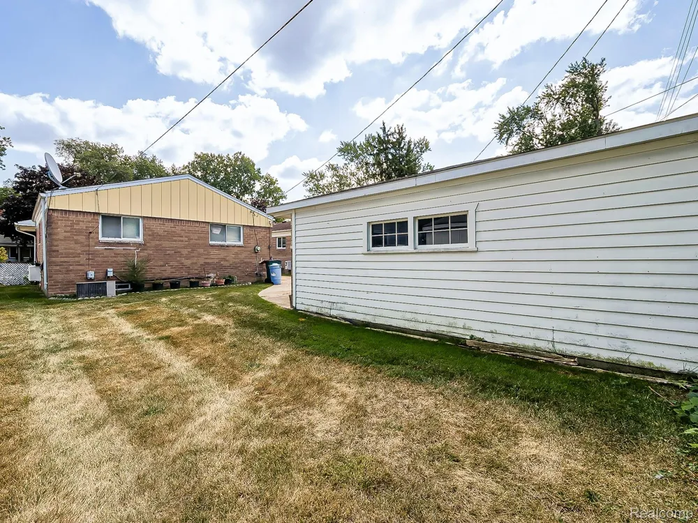 3251 Tyler Avenue Berkley City, MI 48072