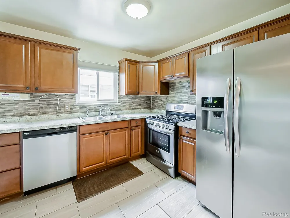 3251 Tyler Avenue Berkley City, MI 48072