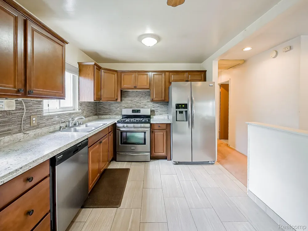 3251 Tyler Avenue Berkley City, MI 48072