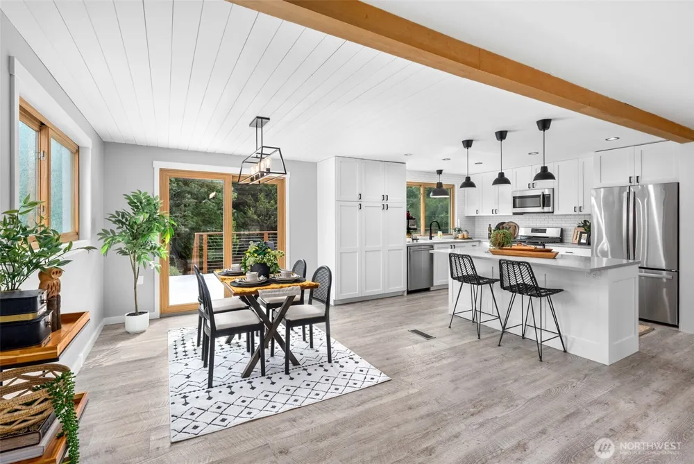 3025 NE 205th Street Lake Forest Park, WA 98155