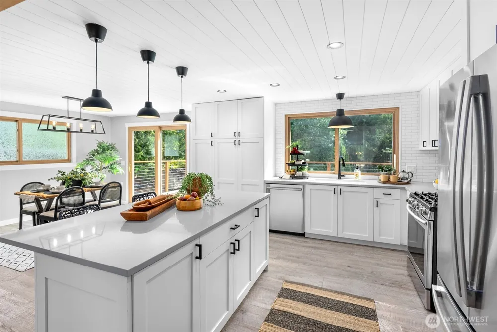 3025 NE 205th Street Lake Forest Park, WA 98155
