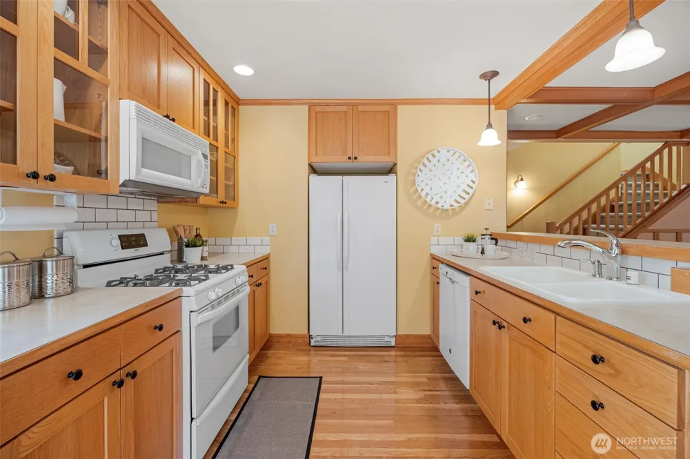 15741 Dayton Avenue ##11 Shoreline, WA 98133