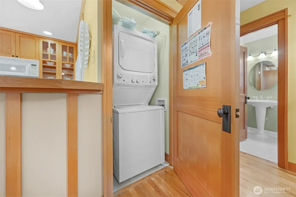 15741 Dayton Avenue ##11 Shoreline, WA 98133