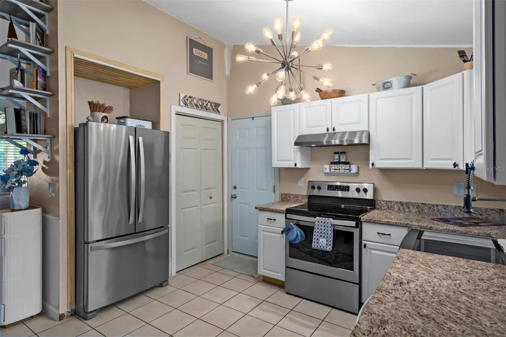 612 E SPRUCE STREET Tarpon Springs, FL 34689