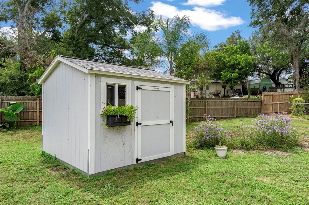 612 E SPRUCE STREET Tarpon Springs, FL 34689