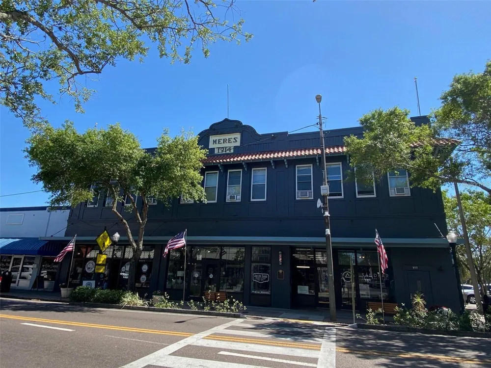 612 E SPRUCE STREET Tarpon Springs, FL 34689