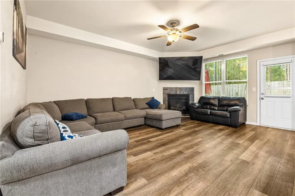 1062 Valley Rock Drive Lithonia, GA 30058