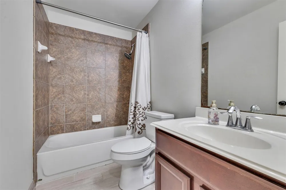 2407 Alcove Foster Court Fresno, TX 77545