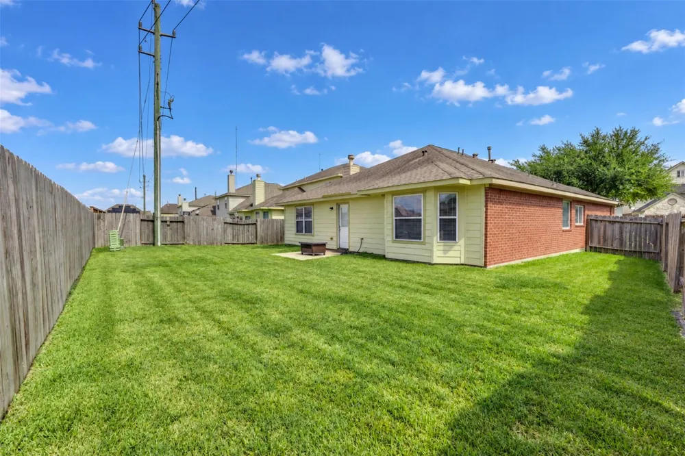 2407 Alcove Foster Court Fresno, TX 77545