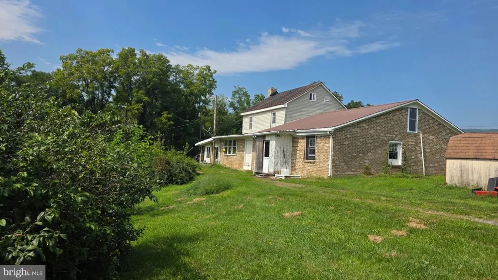 77 OLD BARN LANE Newville, PA 17241