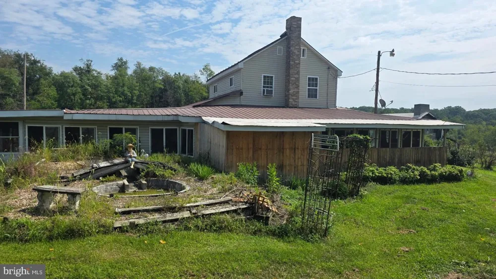 77 OLD BARN LANE Newville, PA 17241