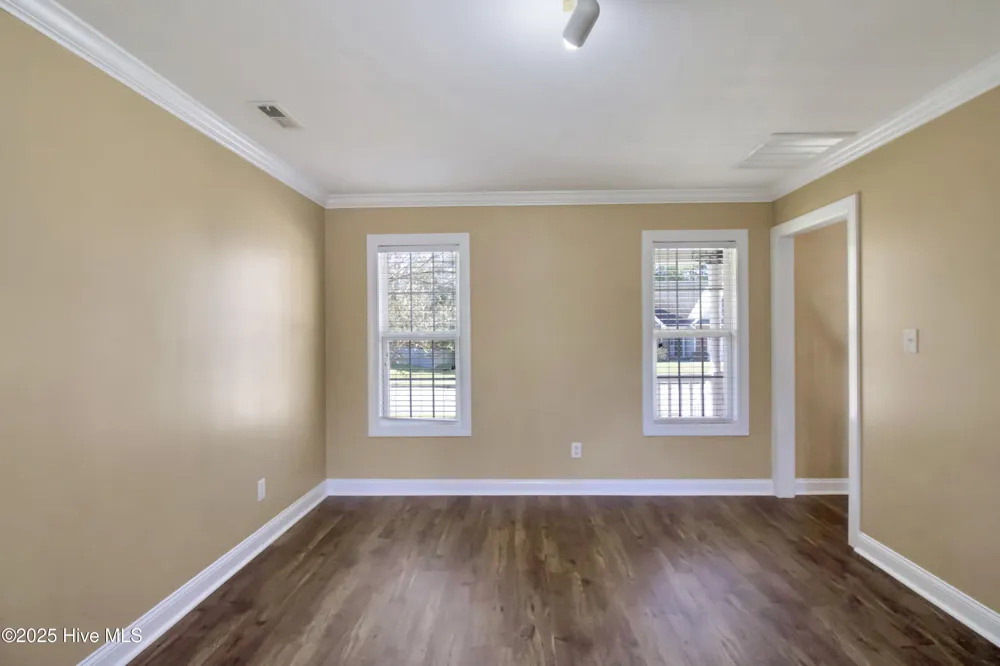614 Stagecoach Drive Jacksonville, NC 28546