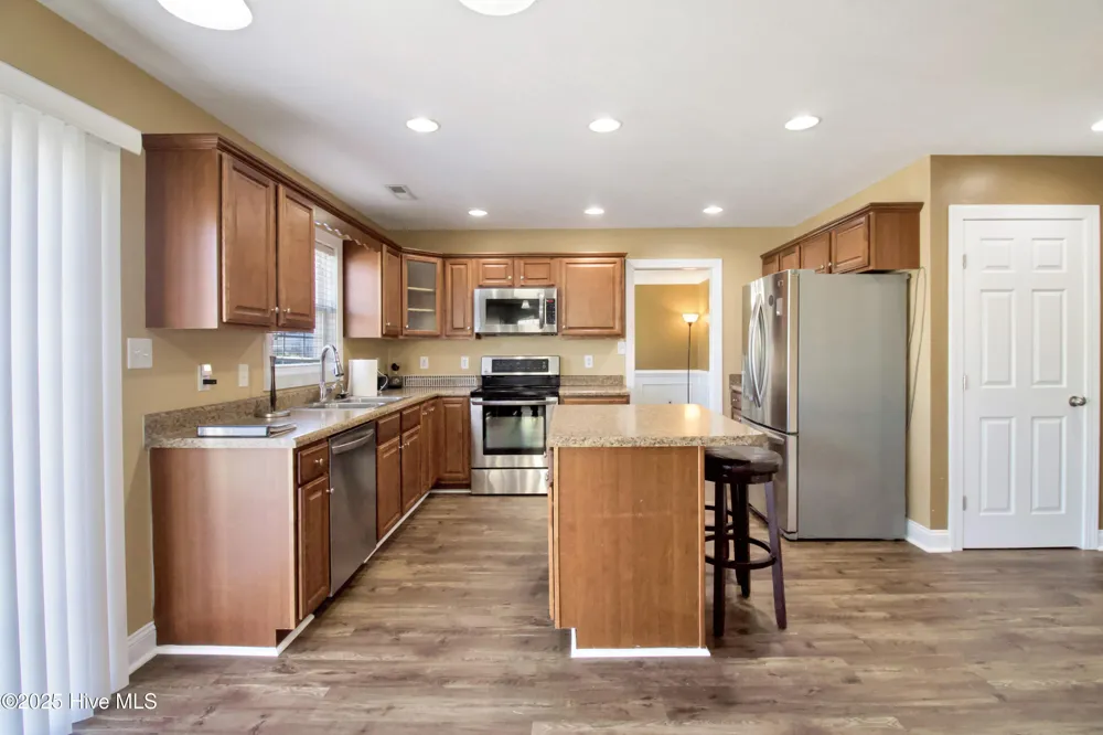 614 Stagecoach Drive Jacksonville, NC 28546