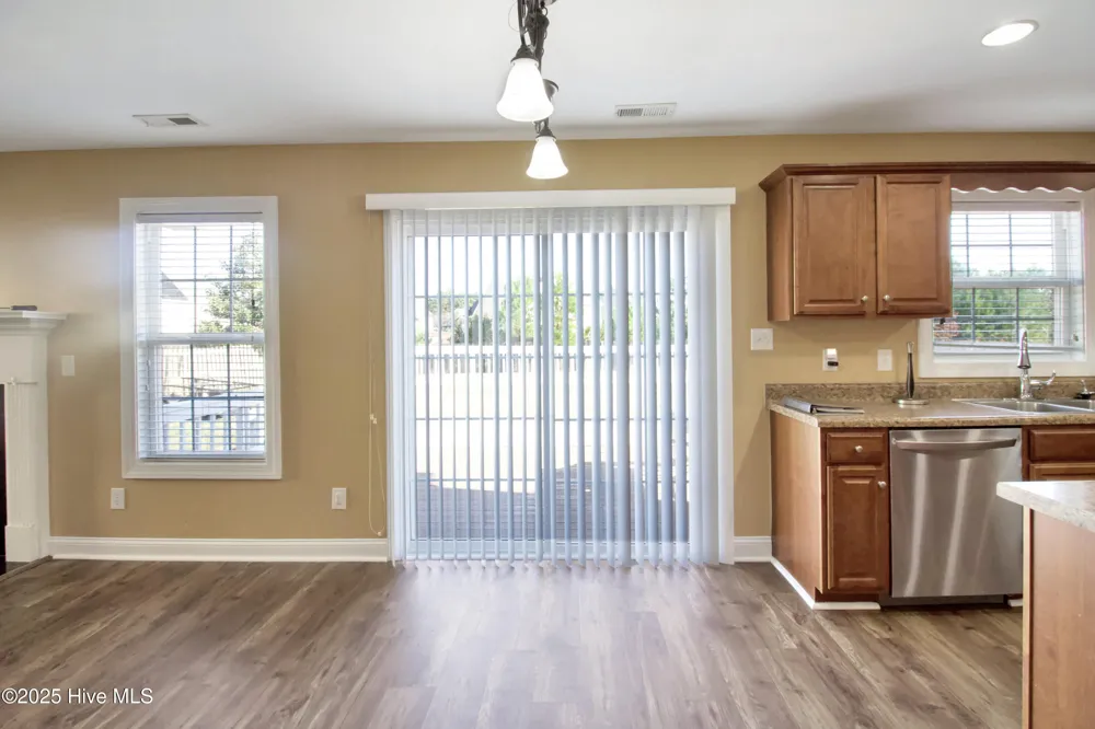 614 Stagecoach Drive Jacksonville, NC 28546
