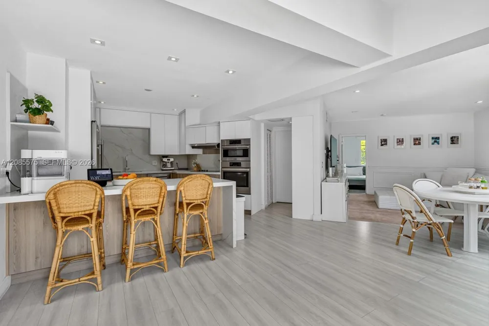755 Curtiswood Dr Key Biscayne, FL 33149