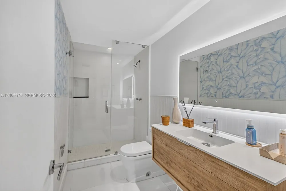 755 Curtiswood Dr Key Biscayne, FL 33149